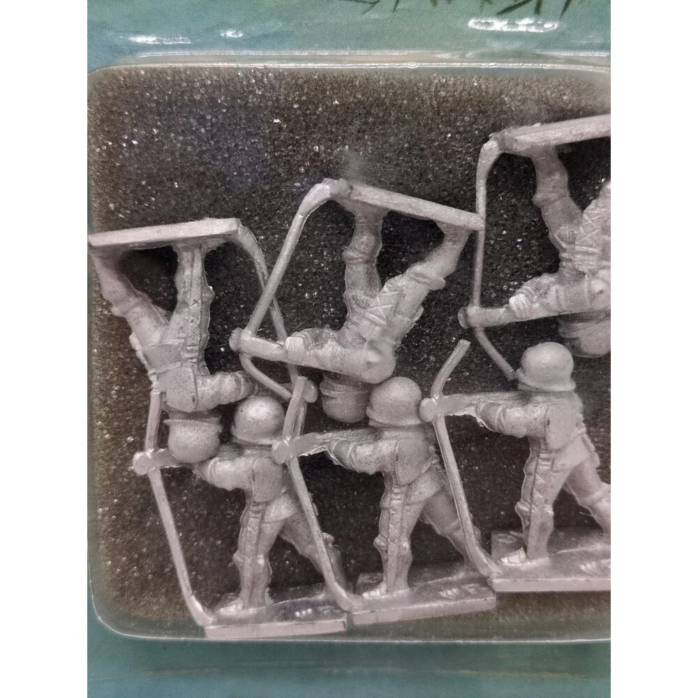 Minifigs War Of The Roses 25MM Medieval Crossbowmen